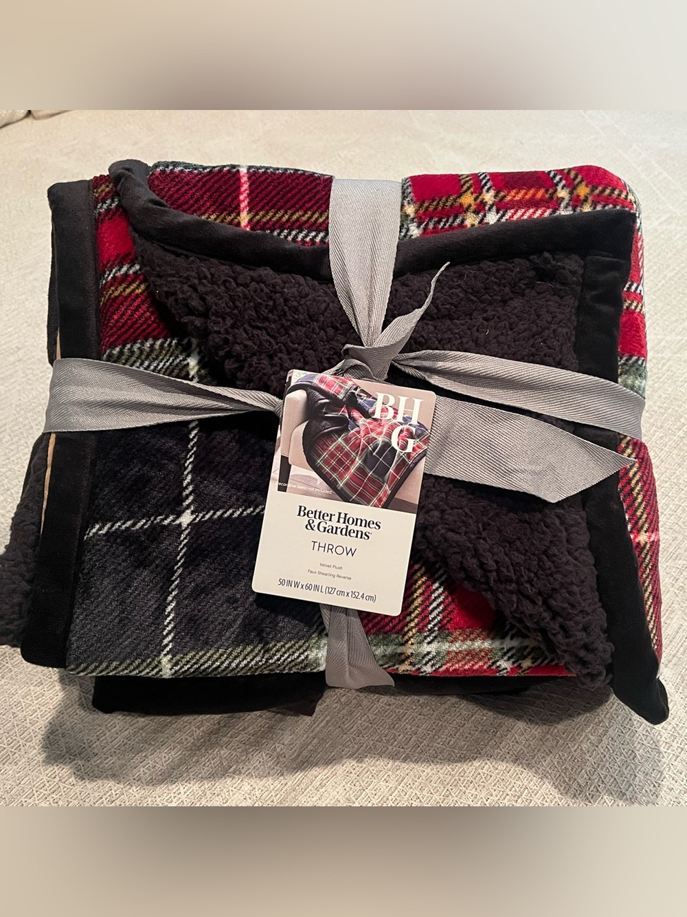 Red and Black Plaid Velvet Plush Throw with Sherpa Cozy Gift - Picture 2 of 4